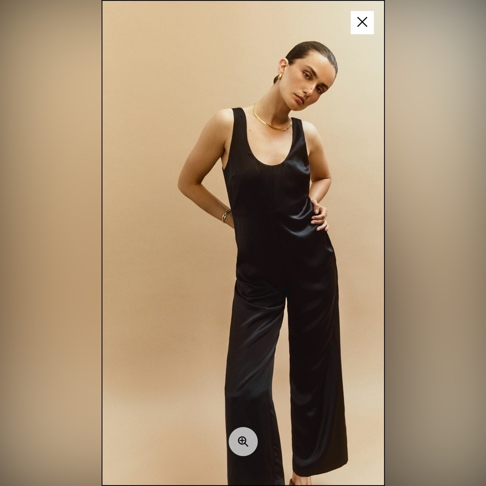 Reformation Brianna Silk Jumpsuit size 0 - Picture 4 of 17